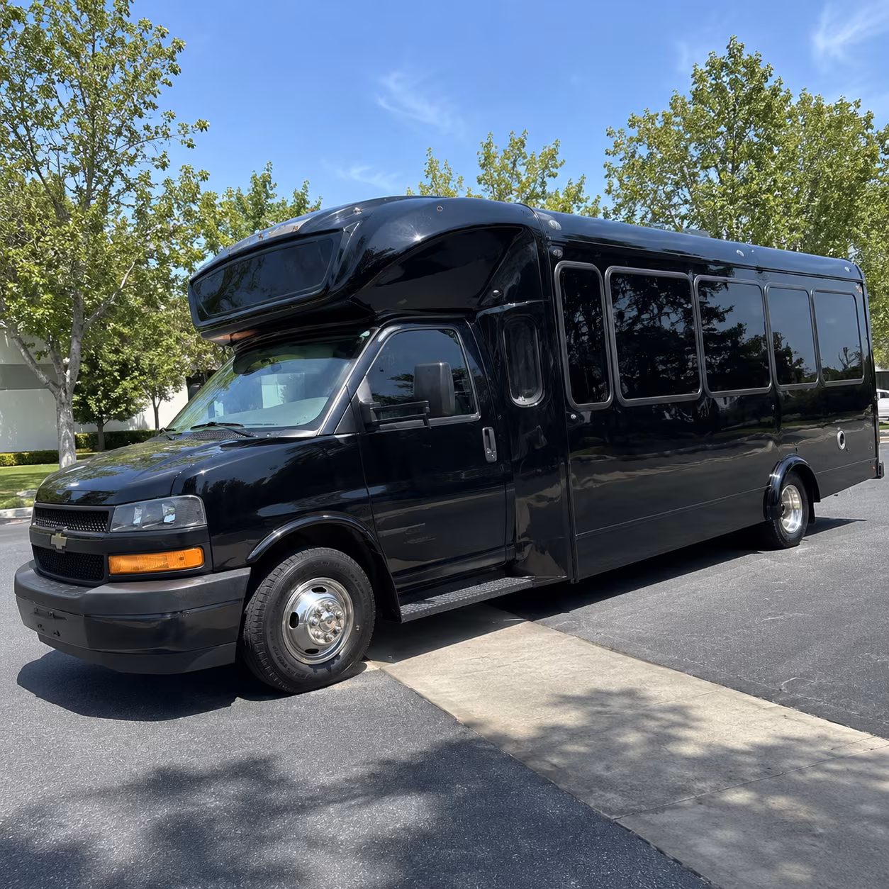 coral springs 15 passenger party bus