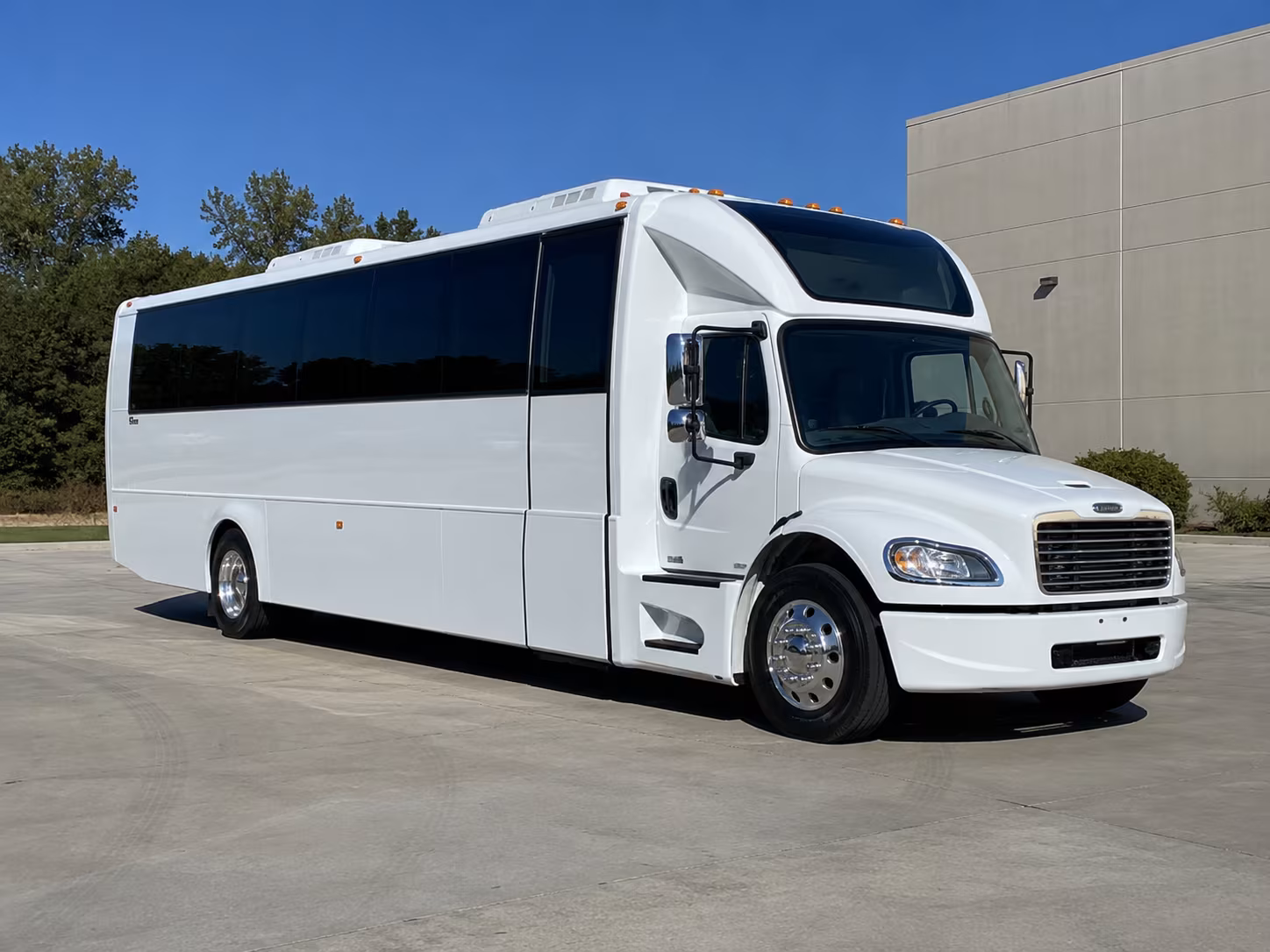 coral springs 28 passenger party bus