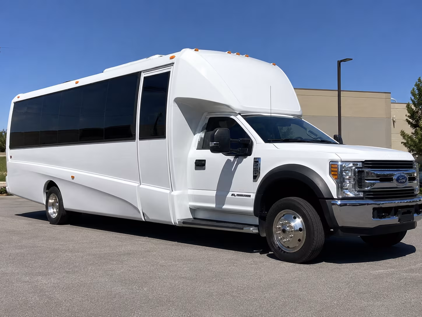 minibus rentals for concerts at fpl solar amphitheater